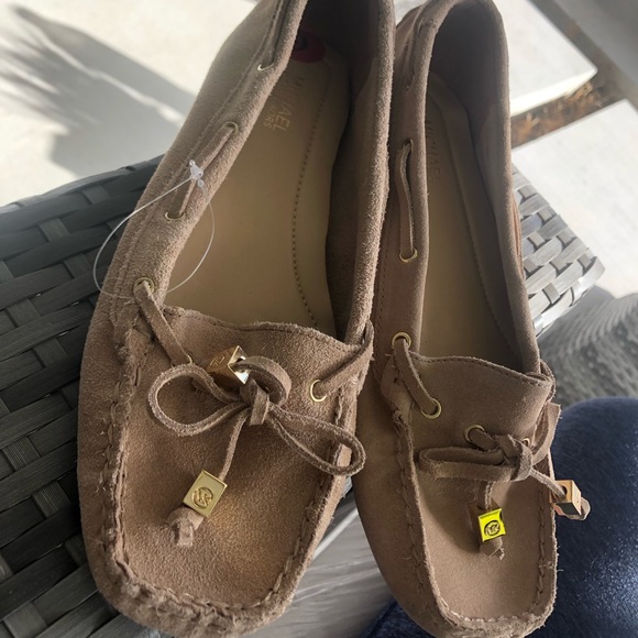 Michael Kors Suede loafers Size 6 light tan - Picture 1 of 3